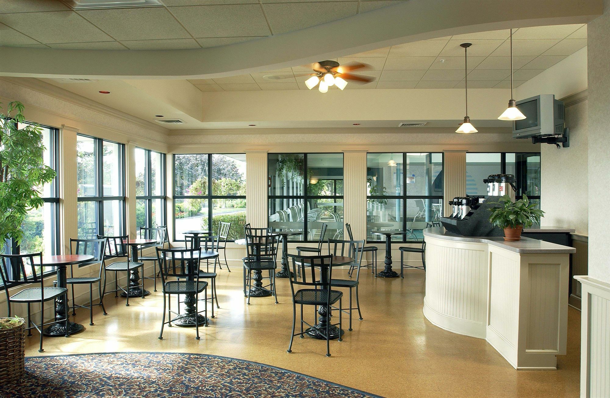 Anchorage Inn And Suites Portsmouth Restaurant photo